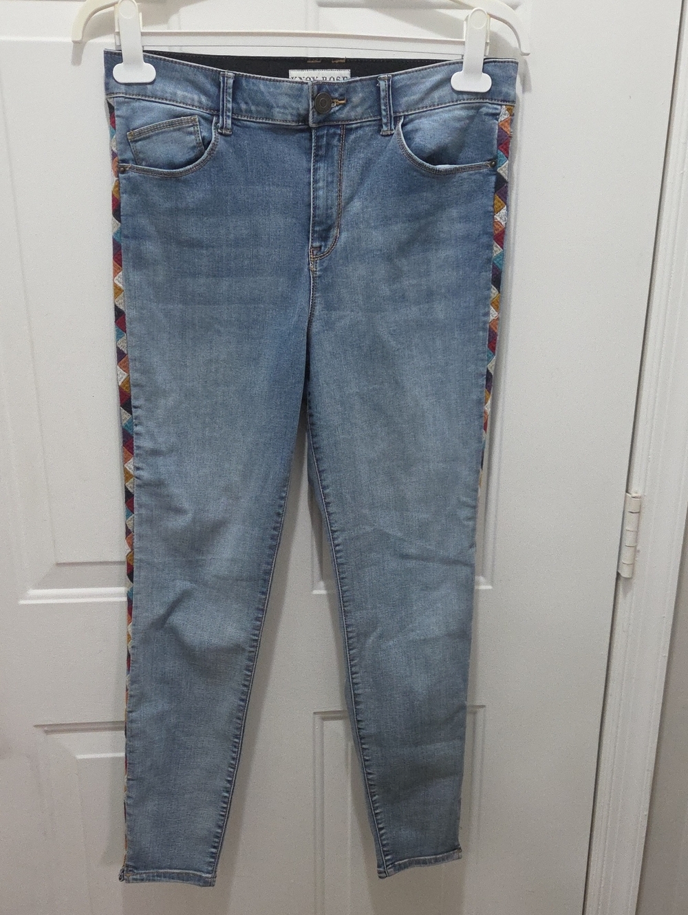 Knox Rose Light Wash Mid-rise Skinny Jeans w/ Colorful Trim 12
